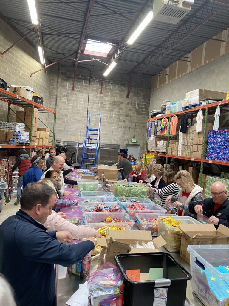 Eastern Savings Bank Volunteers prepare kits at Baltimore Hunger Project February 2023